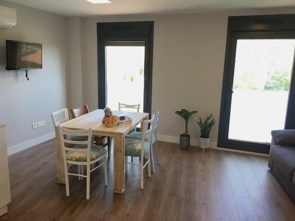 Apartamentos Turisticos Leiva -La Rioja Екстер'єр фото